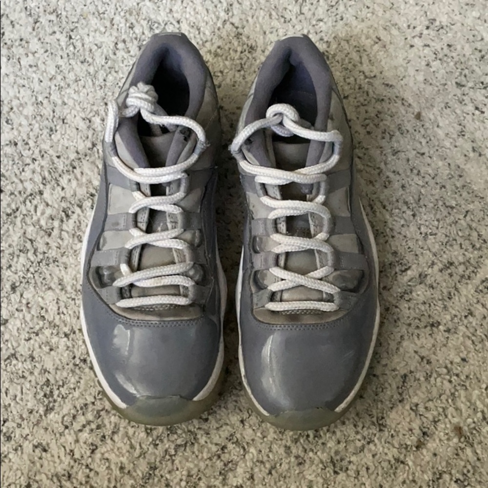 Jordan 11 “Light Grey”